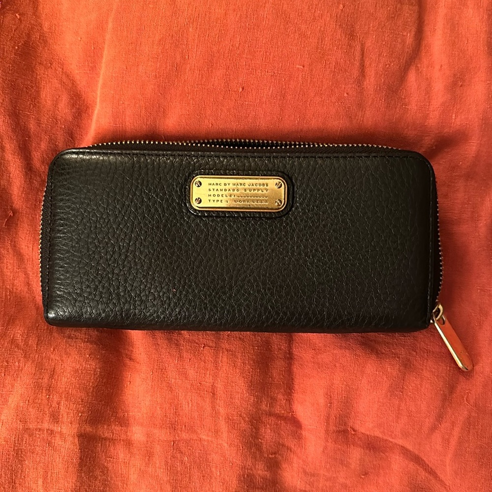 Marc Jacobs black wallet